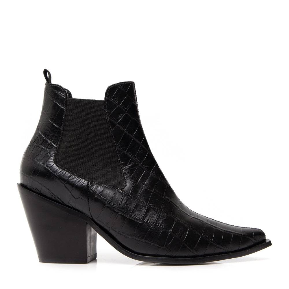 Leona Black Boot - Paula Torres Shoes 
