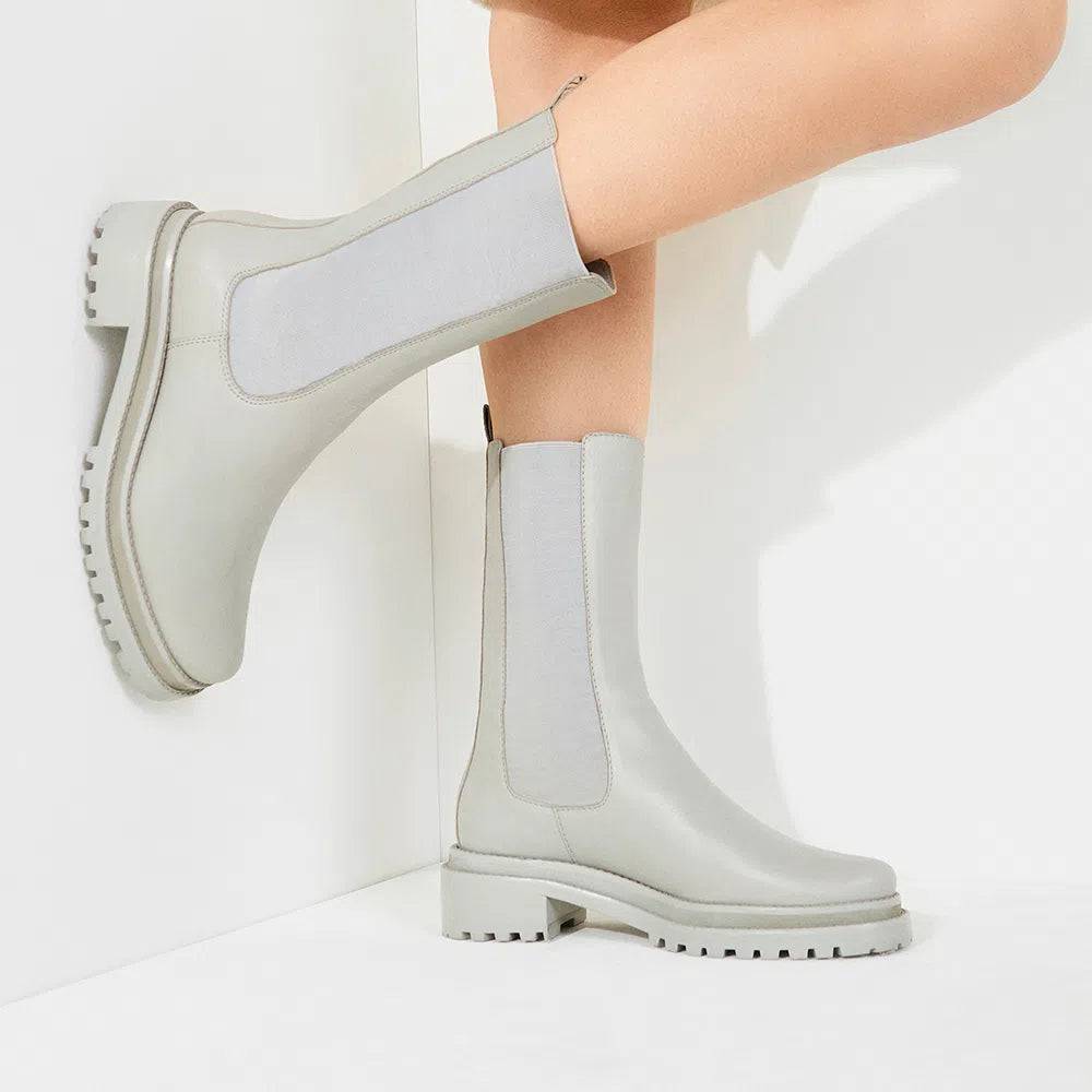 Queen Grey Boot - Paula Torres Shoes 