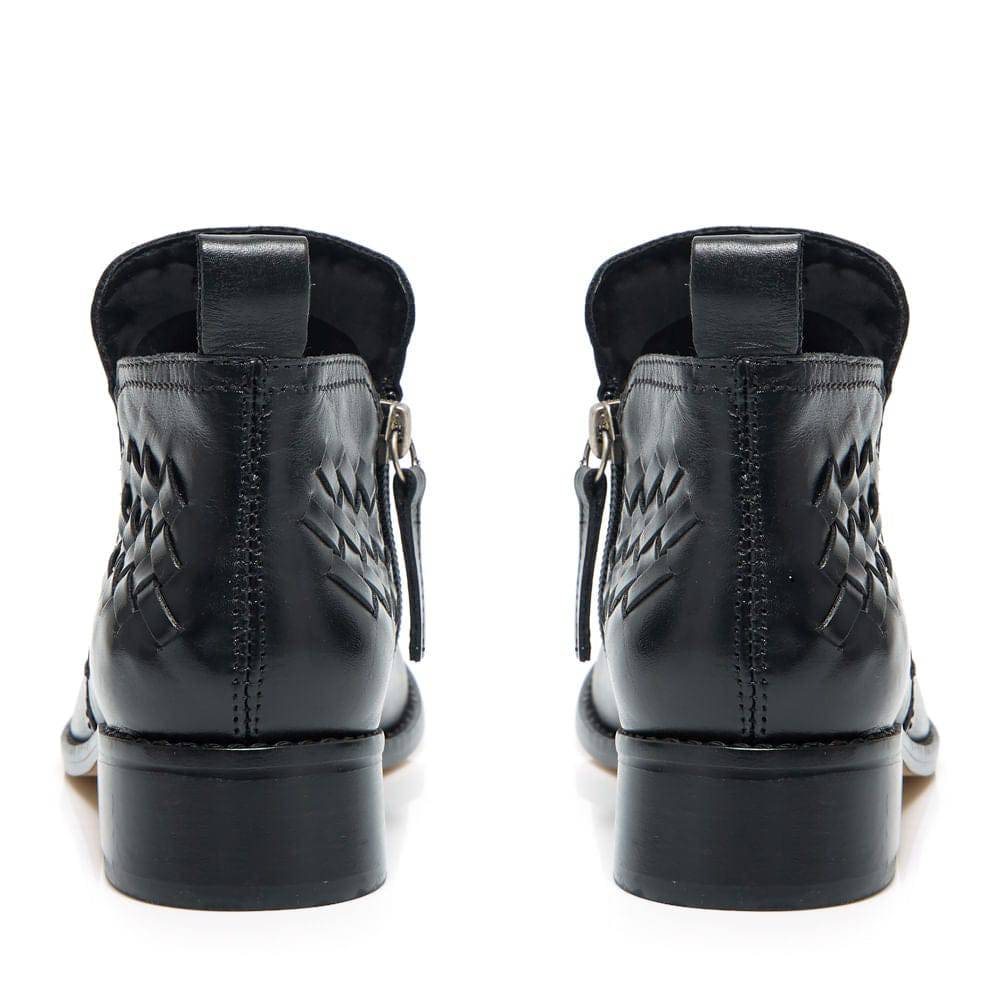 Versalhes Black Boot - Paula Torres Shoes 